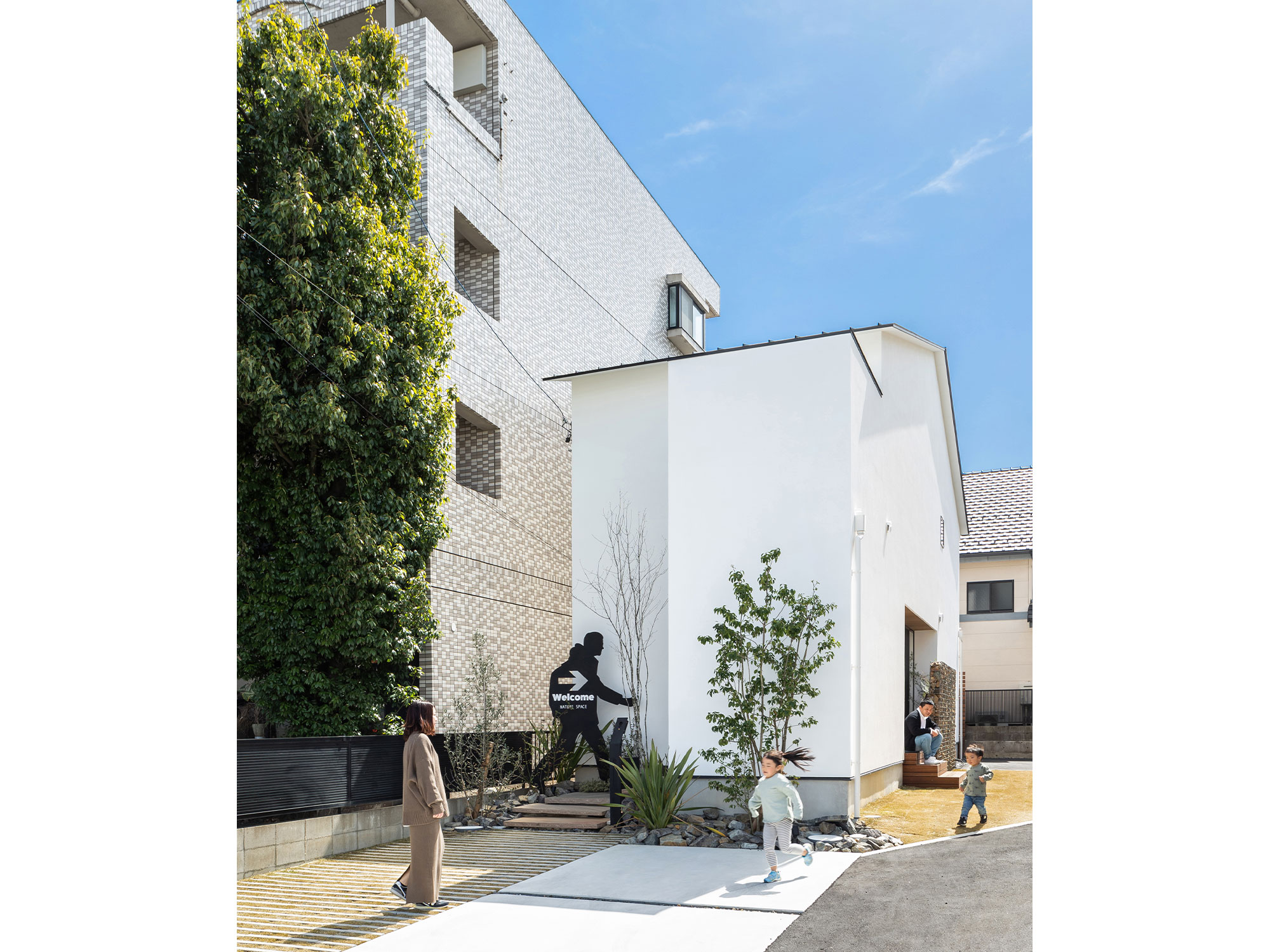 日当たりの悪い土地  こんな土地にこんな家建つの不動産